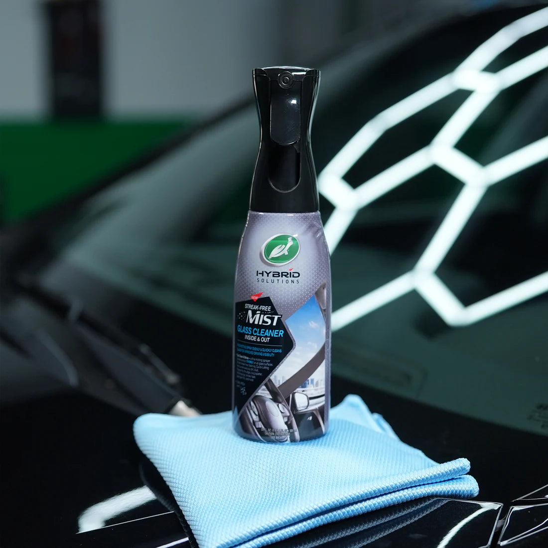 Turtle Wax Hybrid Solutions Streak-Free Mist Glass Cleaner (Inside & Out) – 591ml
