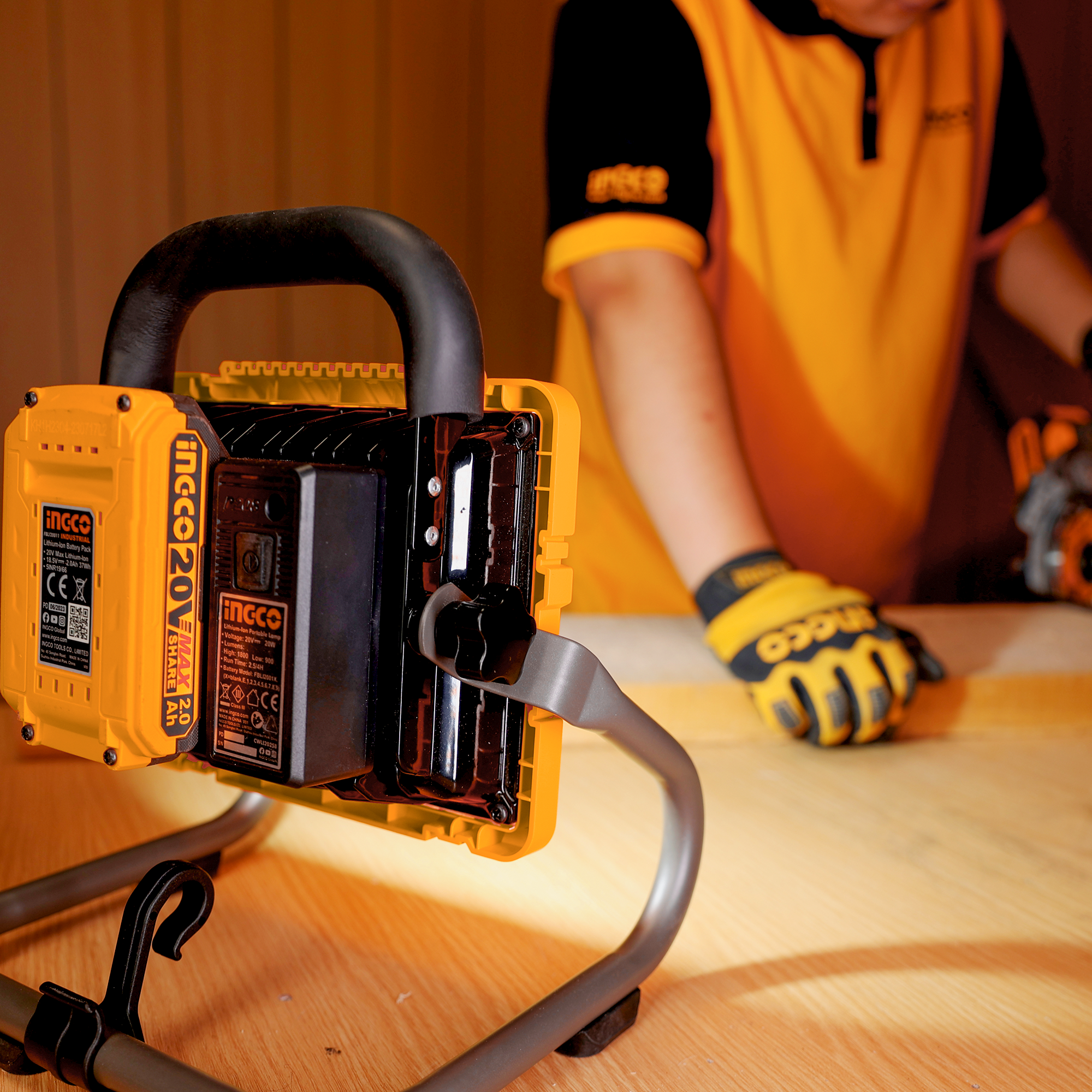 INGCO CWLI20258 Cordless Li-Ion Portable Lamp 20V - Battery & Charger Included