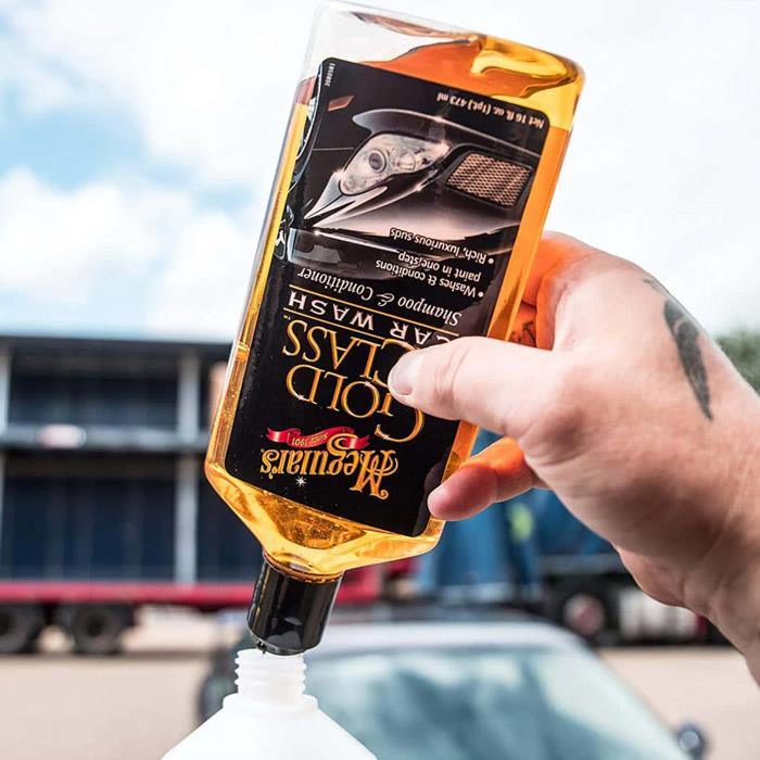 Meguiar's® Gold Class Car Wash Shampoo & Conditioner, 473ml - Planet Car Care